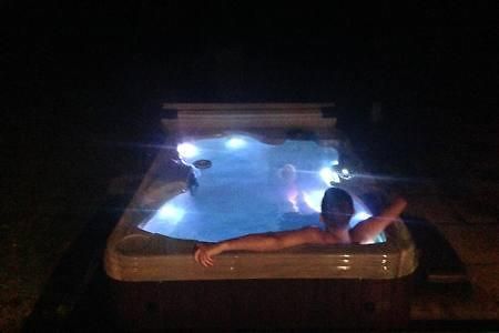 Forest Sweet Retreat Hot Tub & Wood Fired Sauna Ucluelet Buitenkant foto