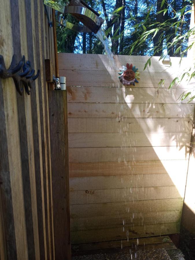 Forest Sweet Retreat Hot Tub & Wood Fired Sauna Ucluelet Buitenkant foto